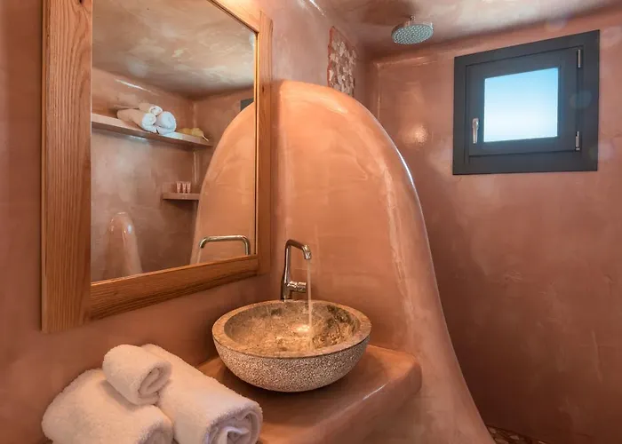 Aspronisi Luxury With Caldera View *