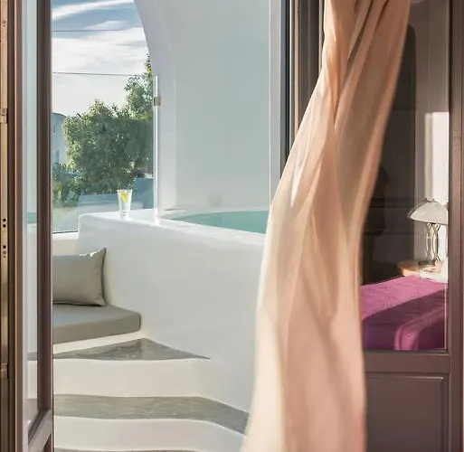 Aspronisi Luxury With Caldera View *