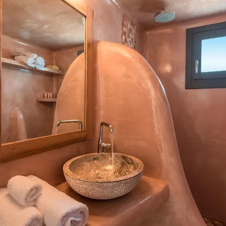 Aspronisi Luxury With Caldera View *