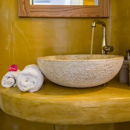 Aspronisi Luxury With Caldera View